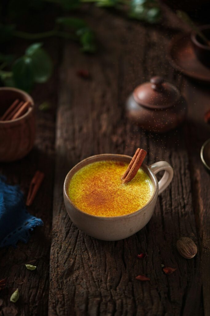 Goldene Milch selber machen: So geht's © Unsplash/Purvi Shah