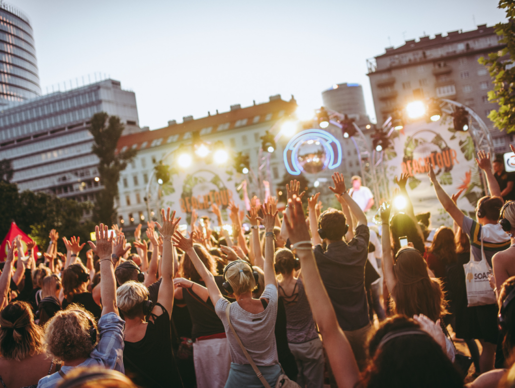 Silent Disco Beachtour