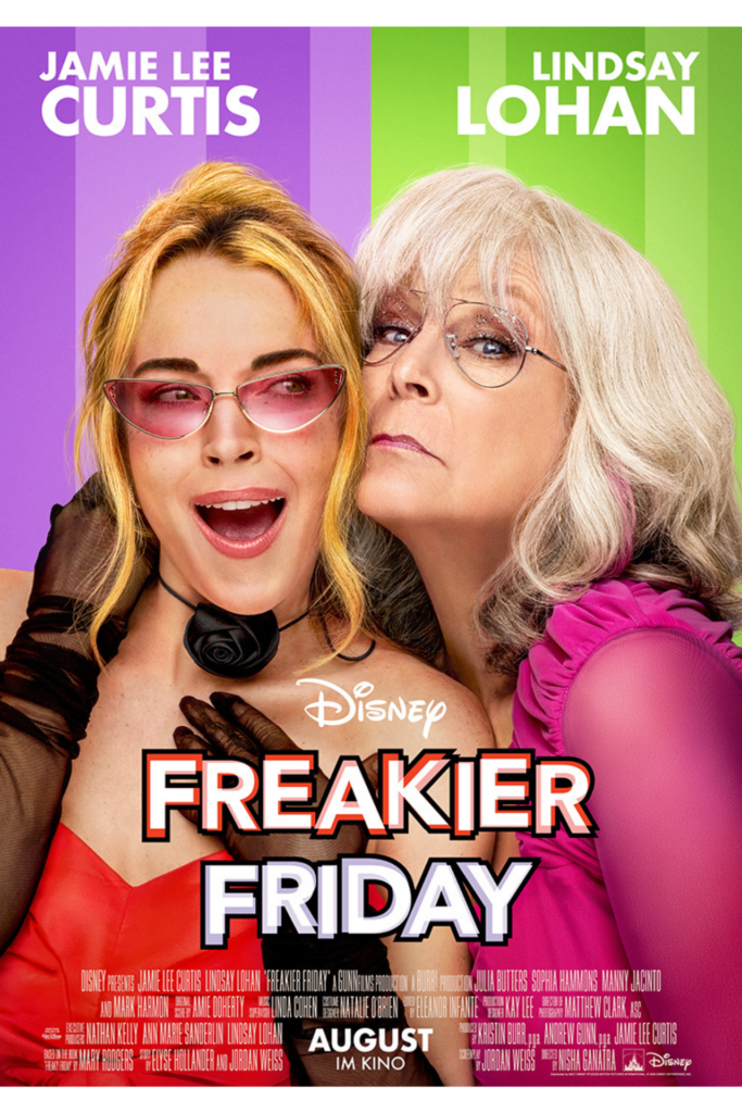 Gewinne-einen-signierten-Freakier-Friday-Banner-von-Lindsey-Lohan-Co