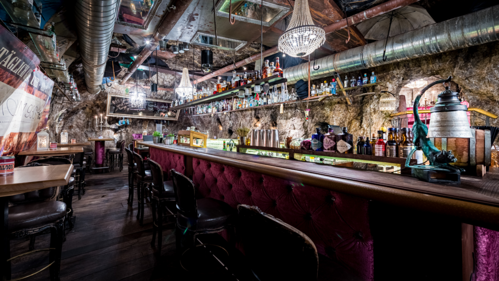 Einzigartig: Gin-Bar im Festungsberg in Kufstein mit einer der weltweit größten Gin-Sammlungen.