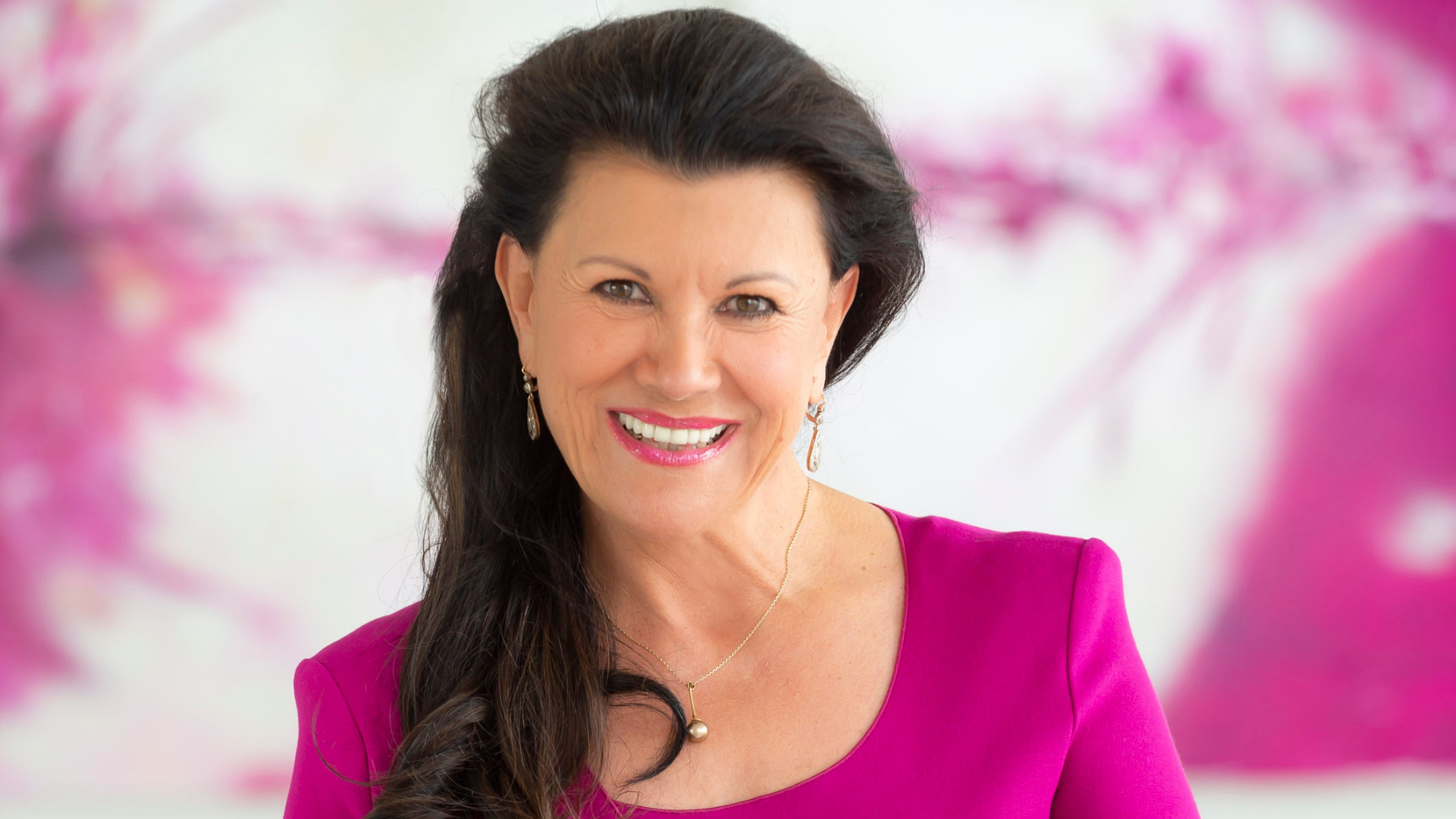 OMNi-BiOTiC® Jubiläum: Porträtfoto von Anita Frauwallner, Gründerin und Leiterin des Institut AllergoSan