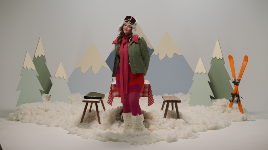 Theresa Ziegler im Look von Zalando bei "Dresscode Date"