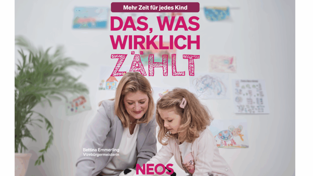 Frau spielt mit Kind