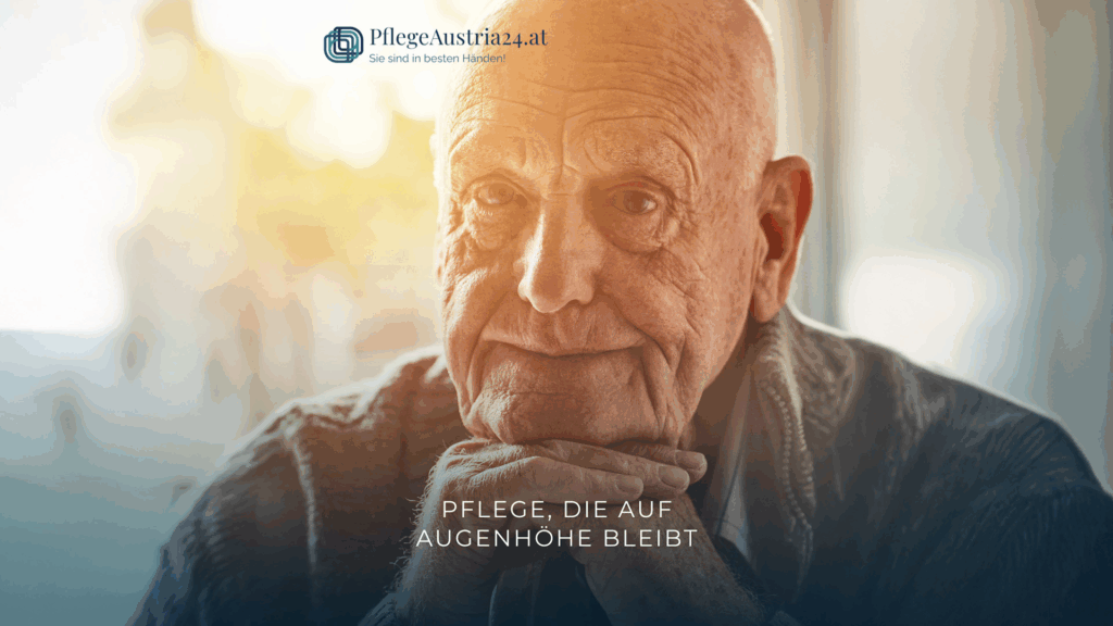 Ein betagter Mann blickt in die Kamera