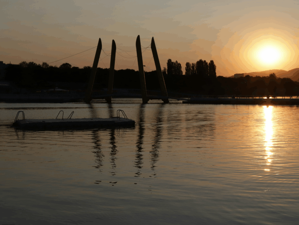 Sonnenuntergang an der Donau