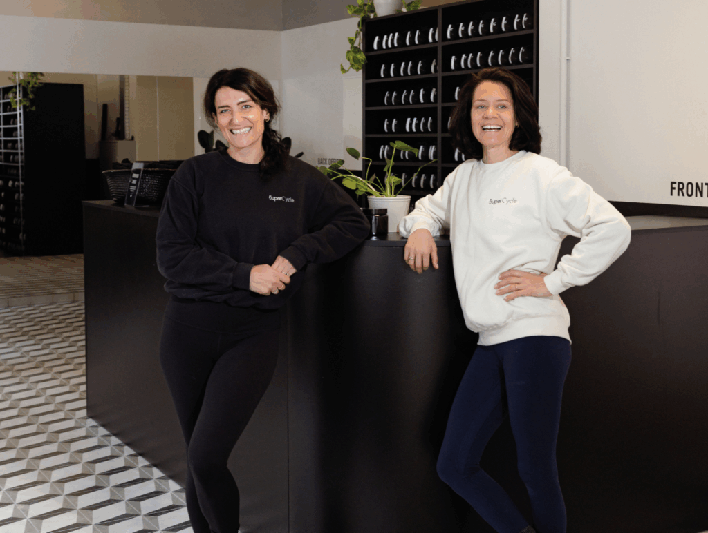 Rhana Loudon und Olivia Hromatka in einem ihrer SuperCycle Studios in Wien